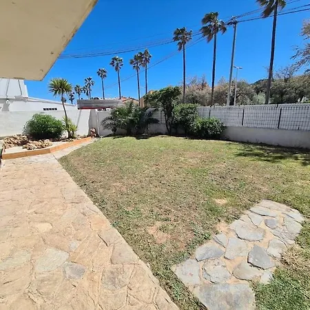 2 Pieces En Rez-de-villa Avec Beau Jardin Pres Apartament